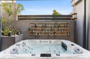 Luxe house in Glyfada with spa near metro station C8